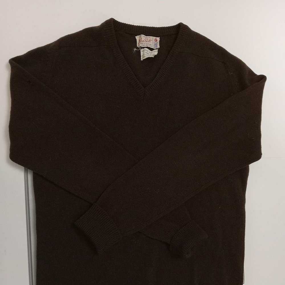 Vintage Men's V-Neck Sweater in Dark Brown